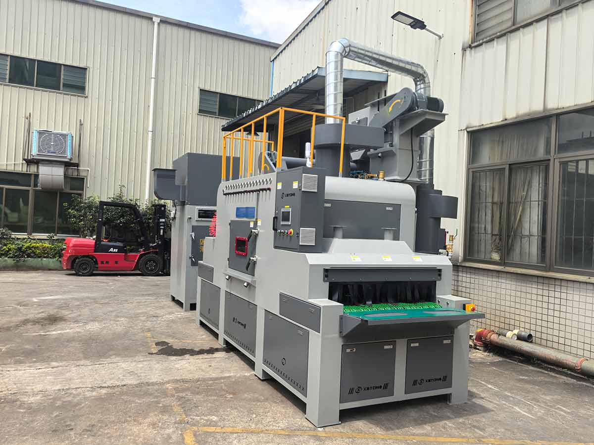 深圳百超生產(chǎn)廠家制造的自動(dòng)噴砂機(jī)設(shè)備實(shí)拍圖片