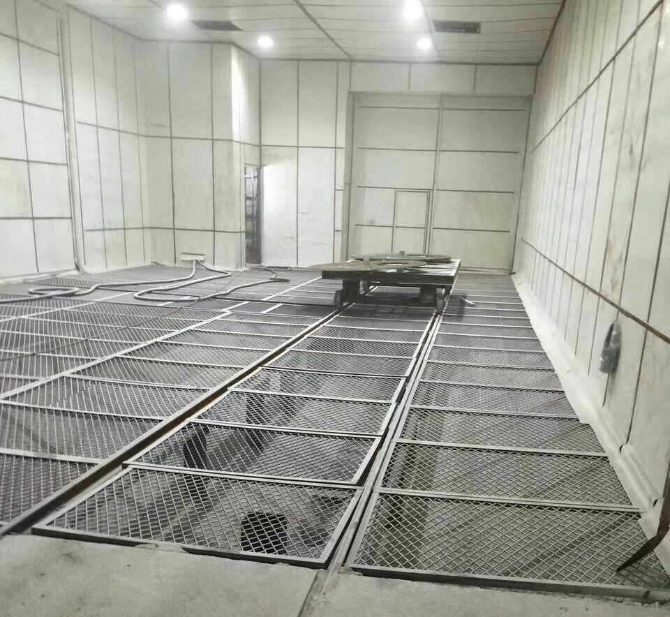 深圳百超機械噴砂房設備實拍圖
